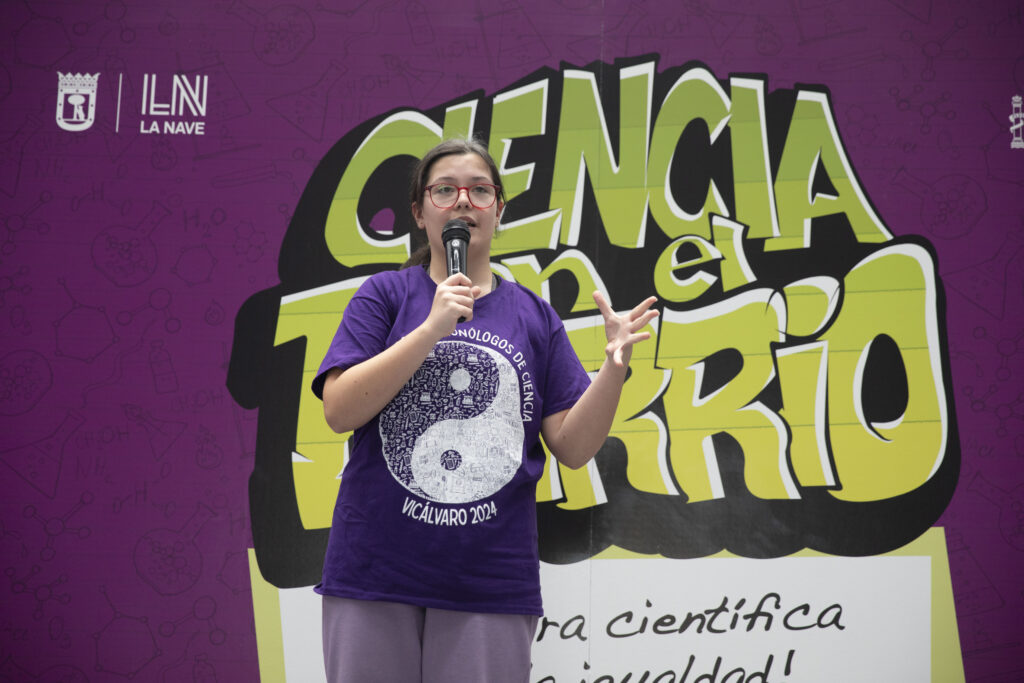 Andrea Triviño (IES Conde de Orgaz) habló en su monólogo sobre la ecolocalización.